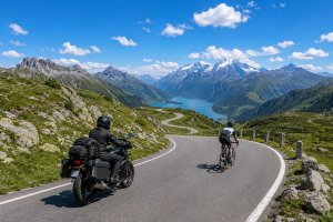 Туристические и endurance-маршруты для двух колёс: как выбирать дороги и готовиться к поездке